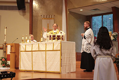 050721 Holy Cross new altar3