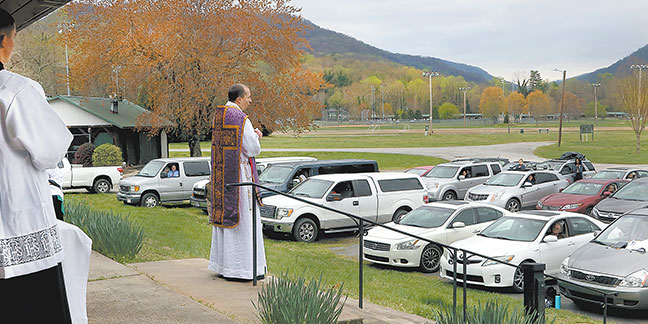 032522 outdoor mass