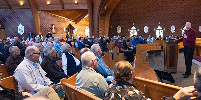 Men grow together in their faith during annual conference