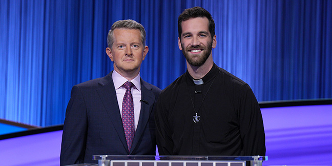 'Jeopardy!' fans laud Catholic priest-contestant