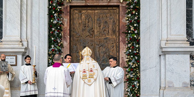 Grow in hope, share it with others, cardinals says